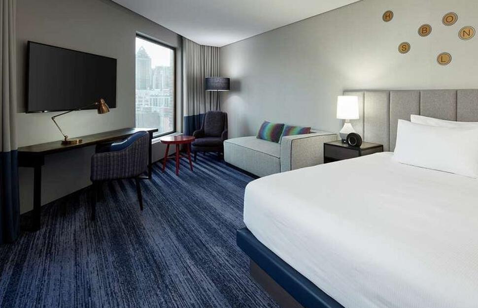 Doubletree-by-Hilton-Montreal-6.jpg