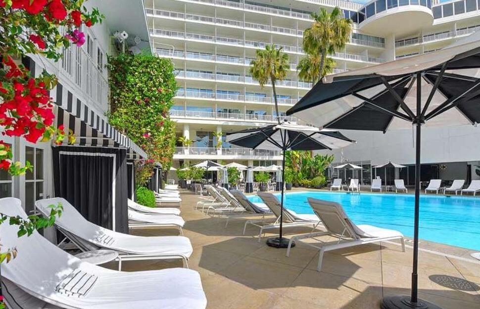 Beverly-Hilton-10.jpg