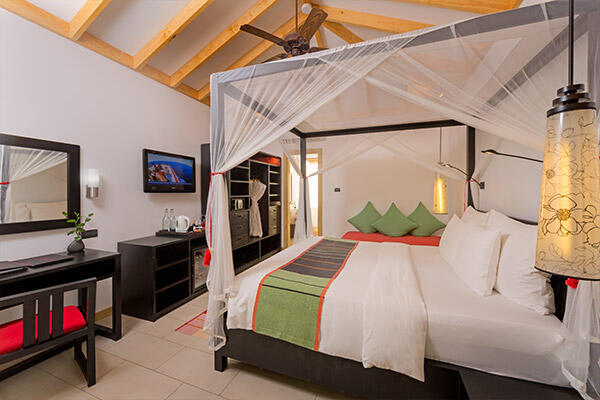 Vilamendhoo-Resort-Spa-5.jpg