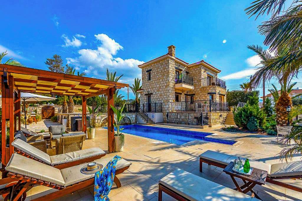 PFO_86798_Petrides_Villa_Paphos_1223_01.jpg