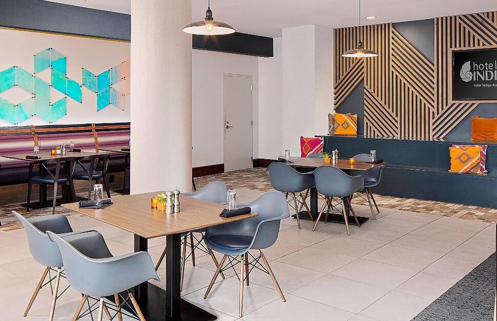 Hotel-Indigo-Austin-Downtown-University-9.jpg