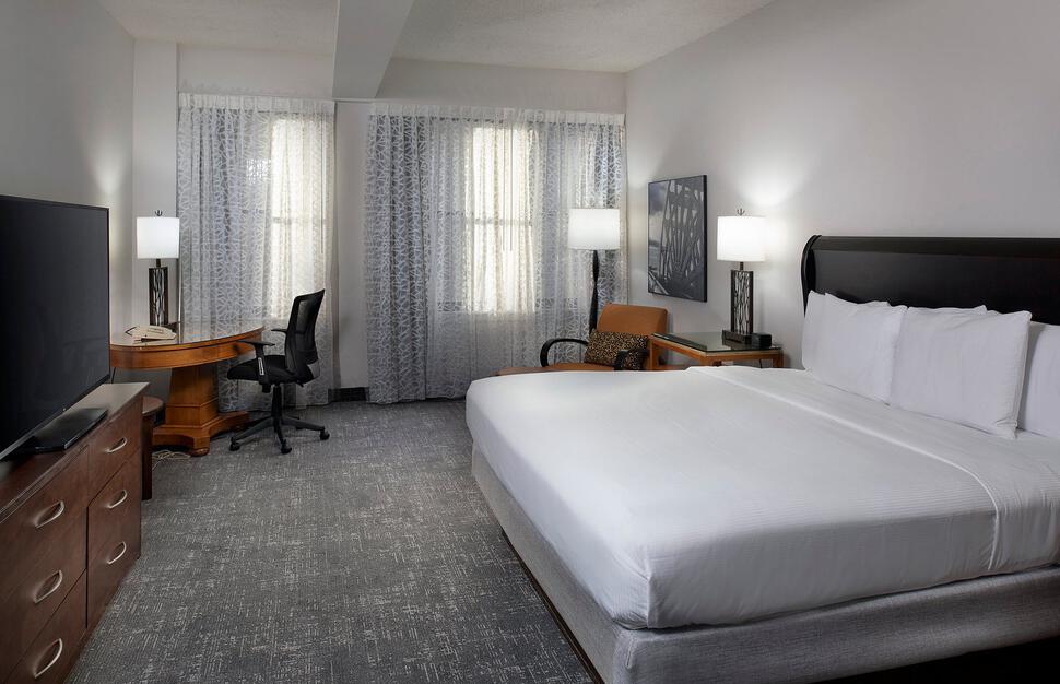 Doubletree-Hotel-Memphis-Downtown-2.jpg