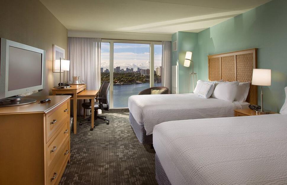 Courtyard-by-Marriott-FT.-Lauderdale-Beach-10.jpg