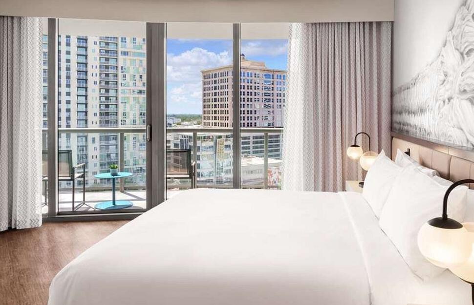 Hyatt-Centric-Las-Olas-Fort-Lauderdale-11.jpg