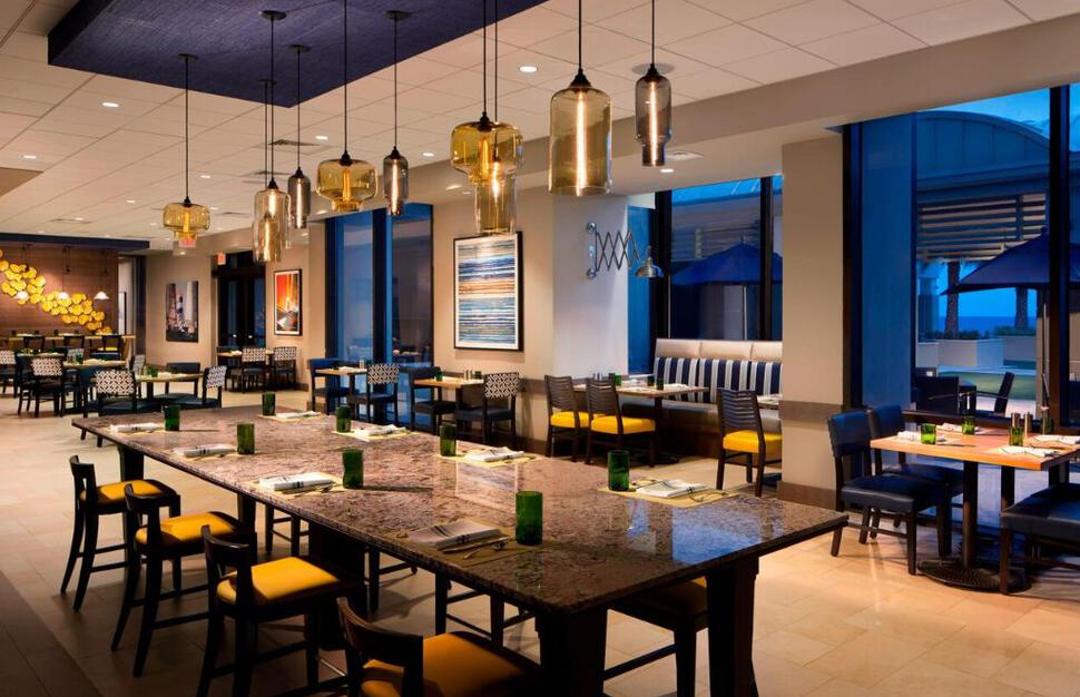 Fort-Lauderdale-Marriott-Harbor-Beach-Resort-Spa-14.jpg