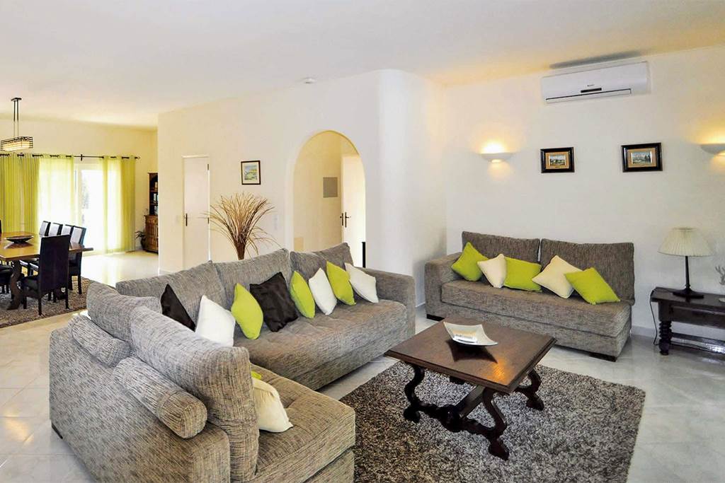 FAO_86899_Villa_Holly_Algarve_1223_05.jpg