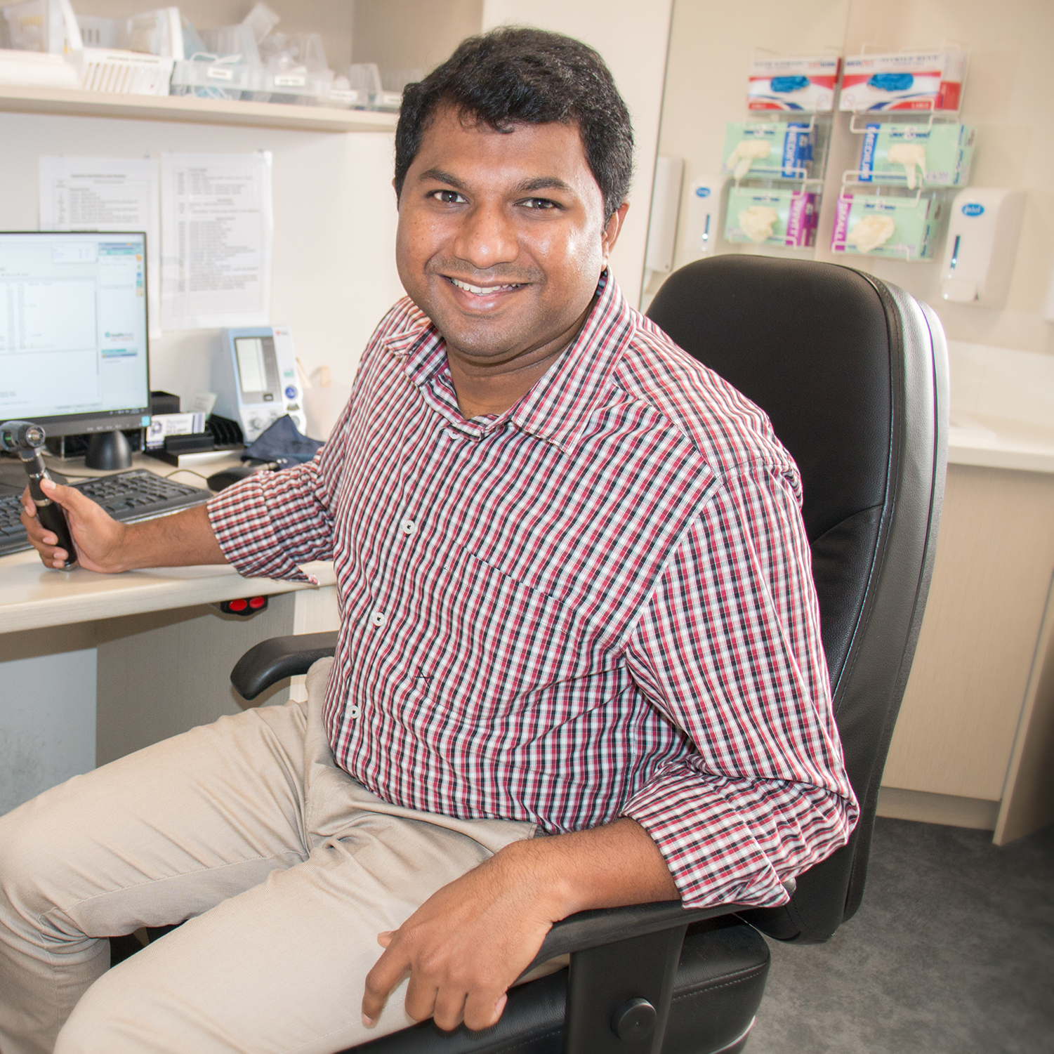 Dr Saravanan Kanniappan at Pympton Park Day & Night Surgery