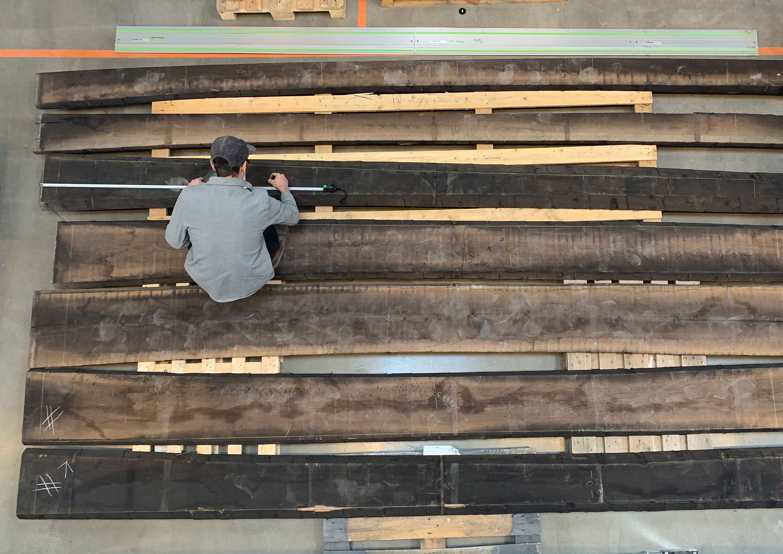 CARRIERS 03 _ WALNUT_01