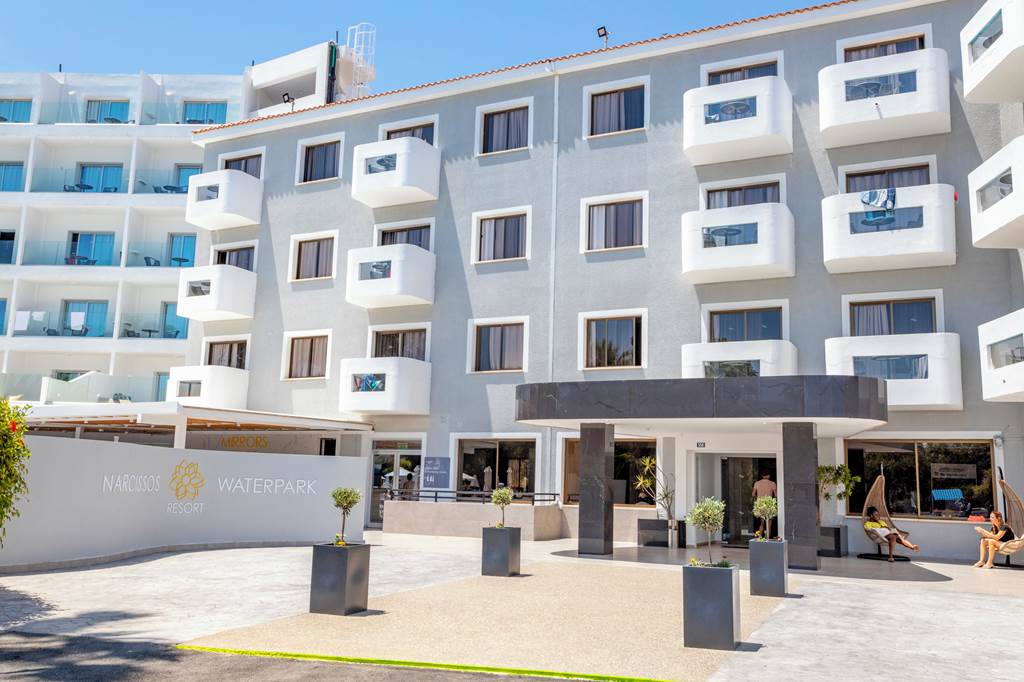 LCA_3655_Narcissos_Waterpark_Resort_0619_04.jpg