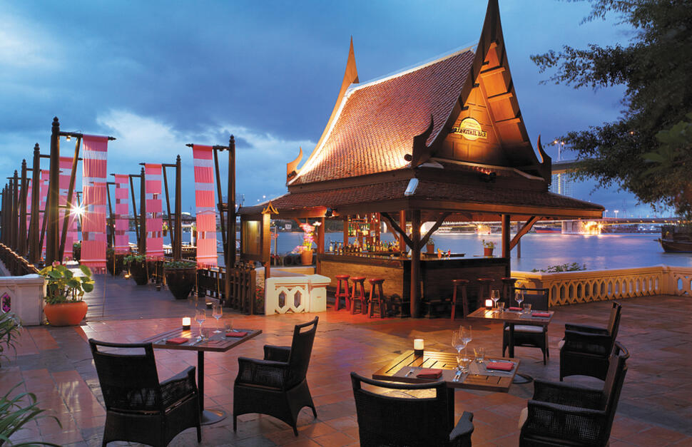 Anantara-Riverside-Bangkok-Resort-19.jpg