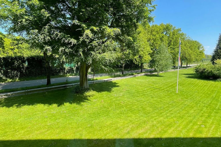 "Leeuweriklaan 9, Bussum"