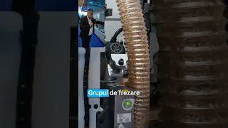 Mașina de aplicat cant KDT KE706B cu conveior de întoarcere a pieselor la Hub on Tour, BIFE-SIM 2025