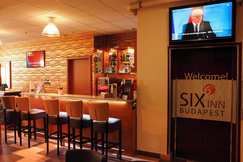 BUD_75711_Six_Inn_Hotel_0325_03.jpg