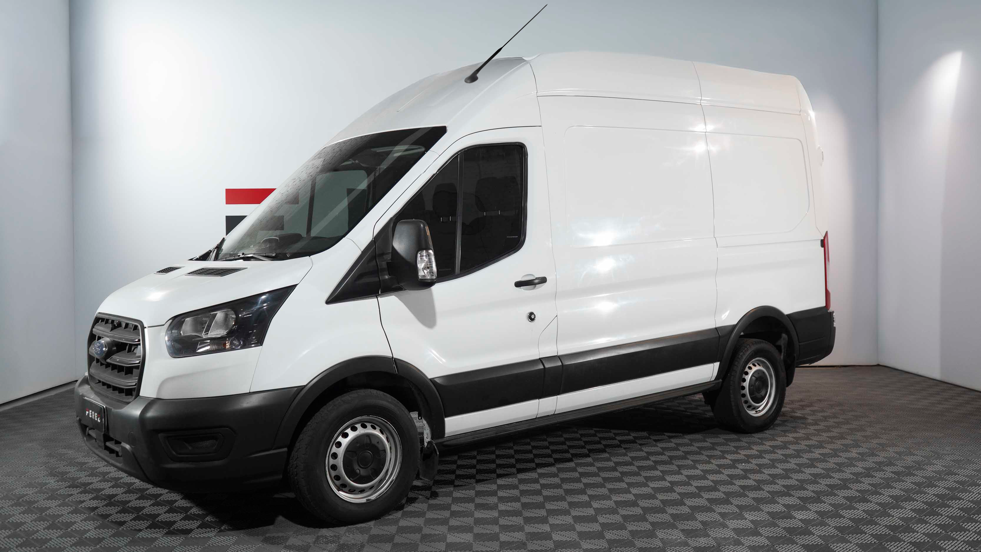 ford TRANSIT 2.2L MEDIANA TECHO ELEVADO
