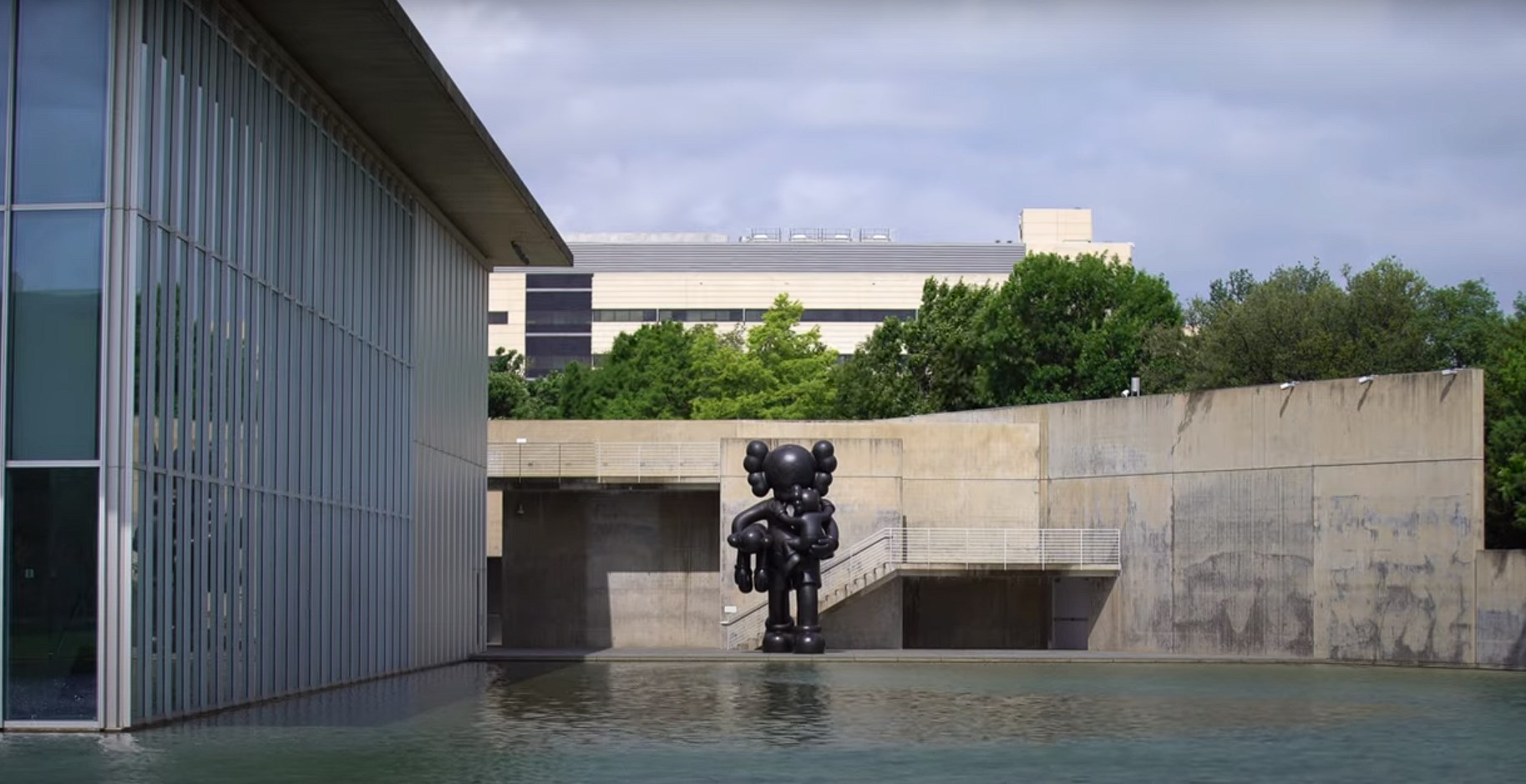 Sculpture outside the Modern Art Museum of Fort Worth