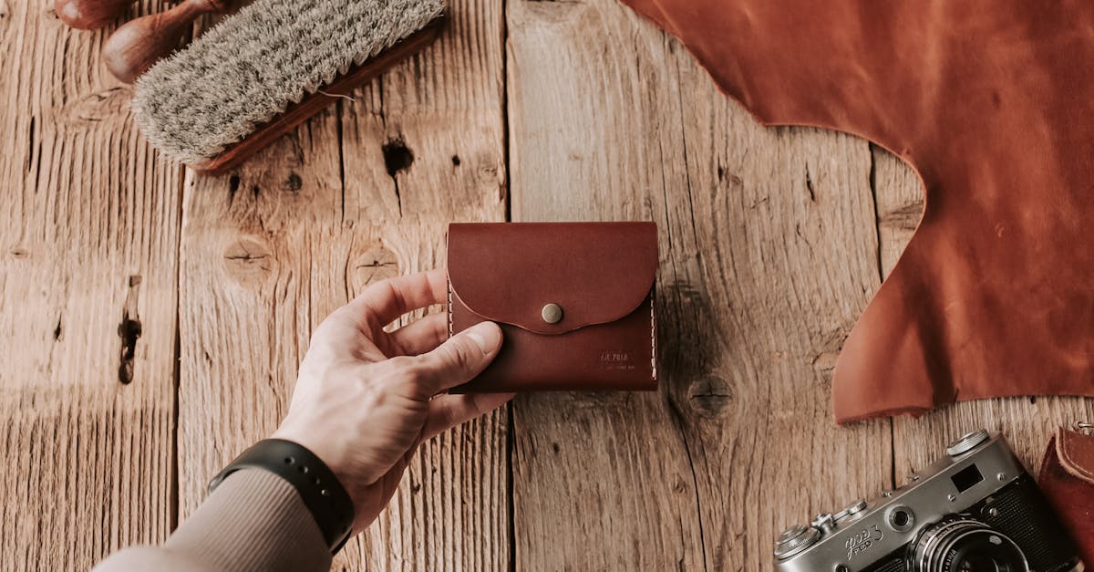 Men's Wallets & Bags