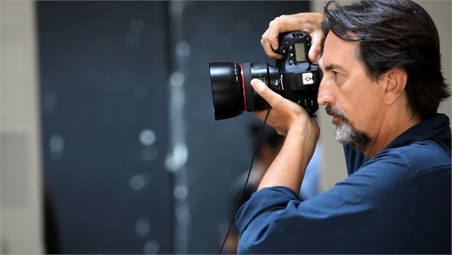 THE INTERNATIONAL PHOTOGRAPHER GIOVANNI GASTEL SUPPORTS US