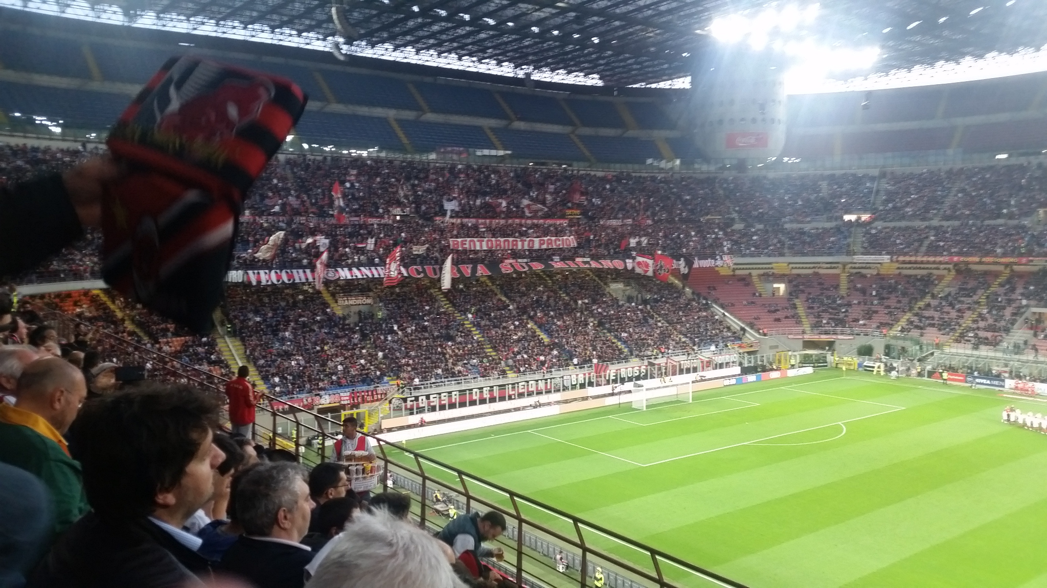 Ricevere la maglietta autografata di Donnarumma