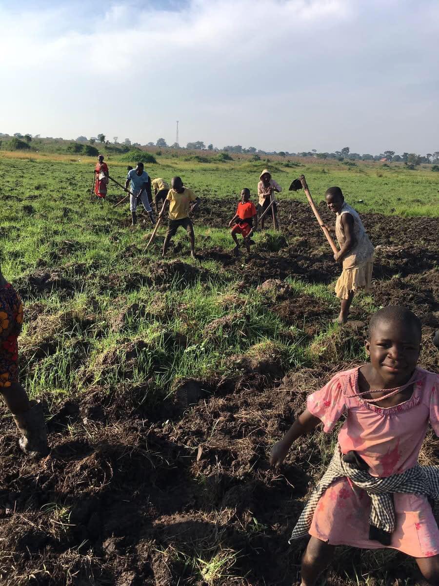 HELP FUND SMILE AFRICA CHILDREN'S MINISTRY TO FEED THE HOMELESS AND ORPHANS.