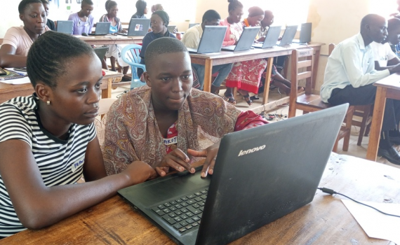 Youth empowering through computer skilling