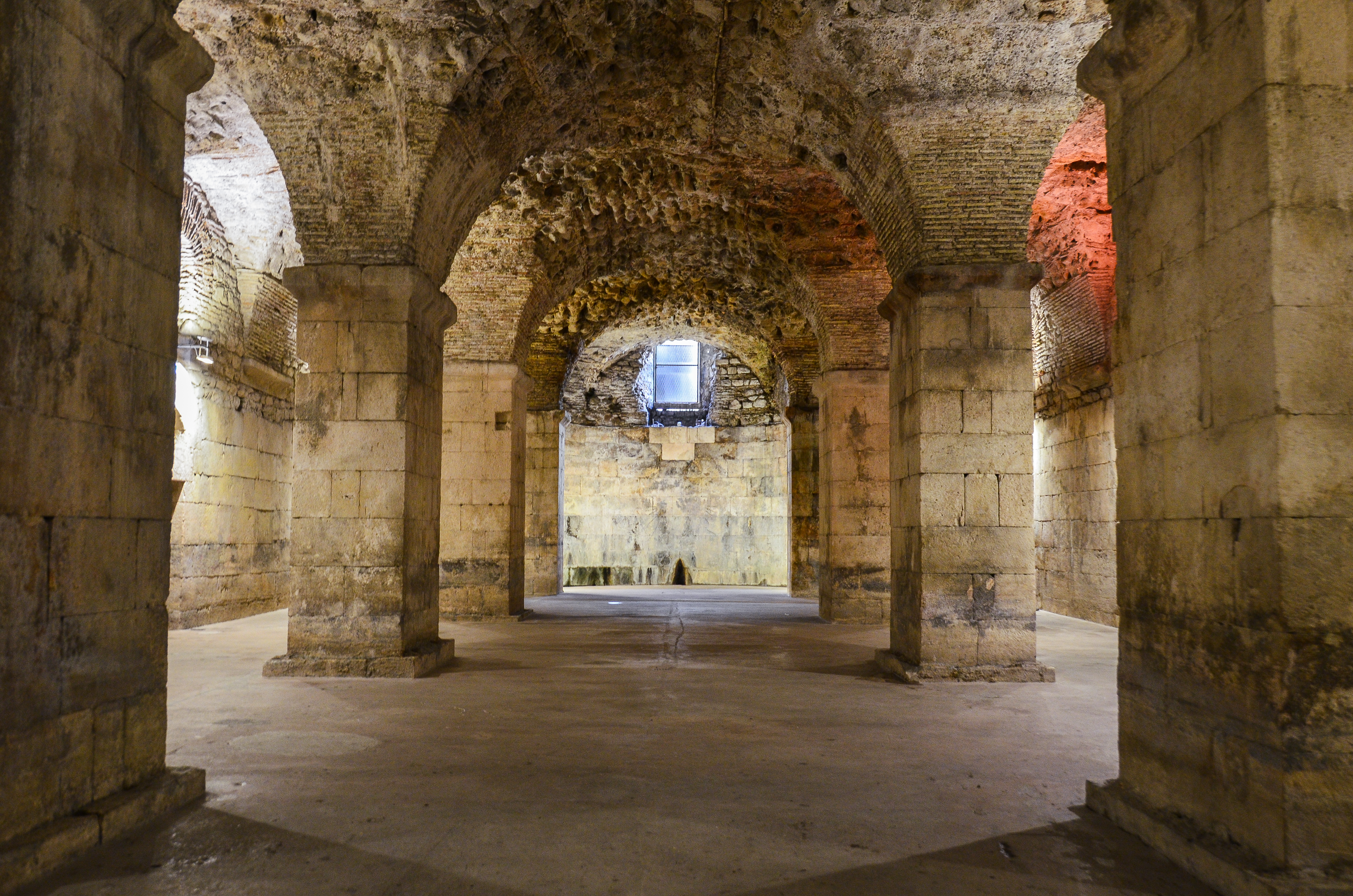 Le Palais de Dioclétien de Split et ses anciennes caves