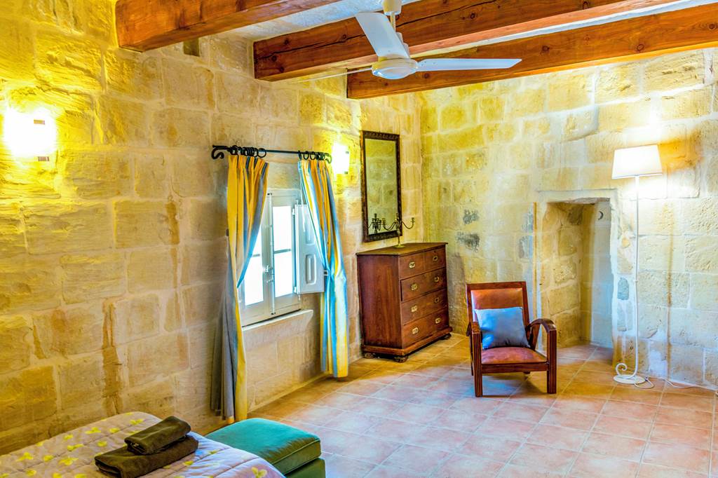 MLA_79940_Gozo_Villas-_Ta_Karmnu_Three_Bedroom_Villa_0119_11.jpg