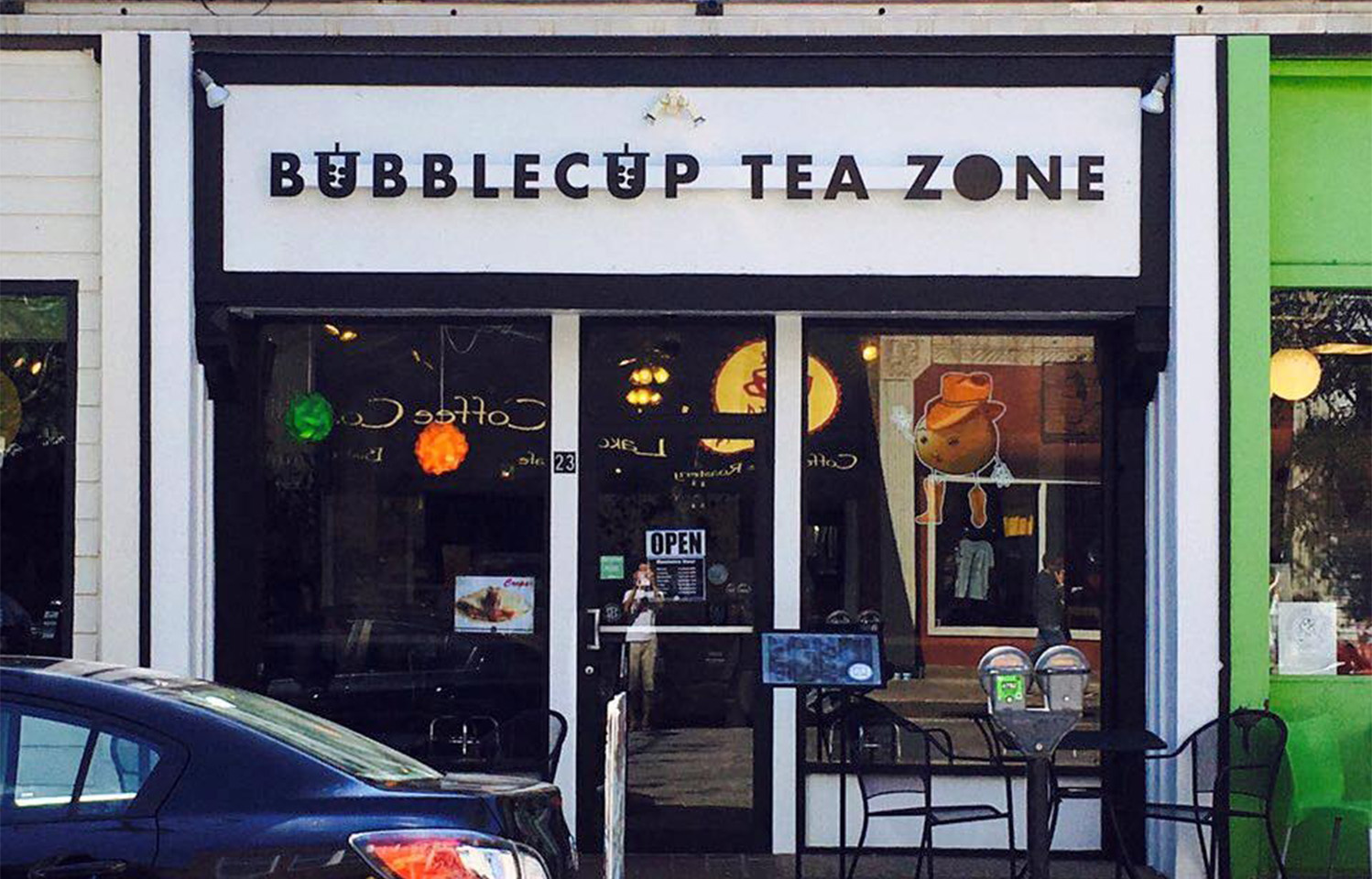 Order fresh & delicious pizza at Deuce Pub & Pit in Columbia, MO.