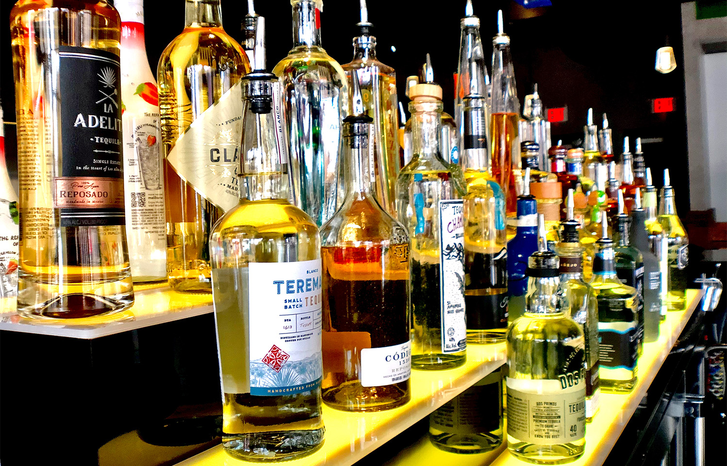 Order fresh & delicious pizza at Deuce Pub & Pit in Columbia, MO.