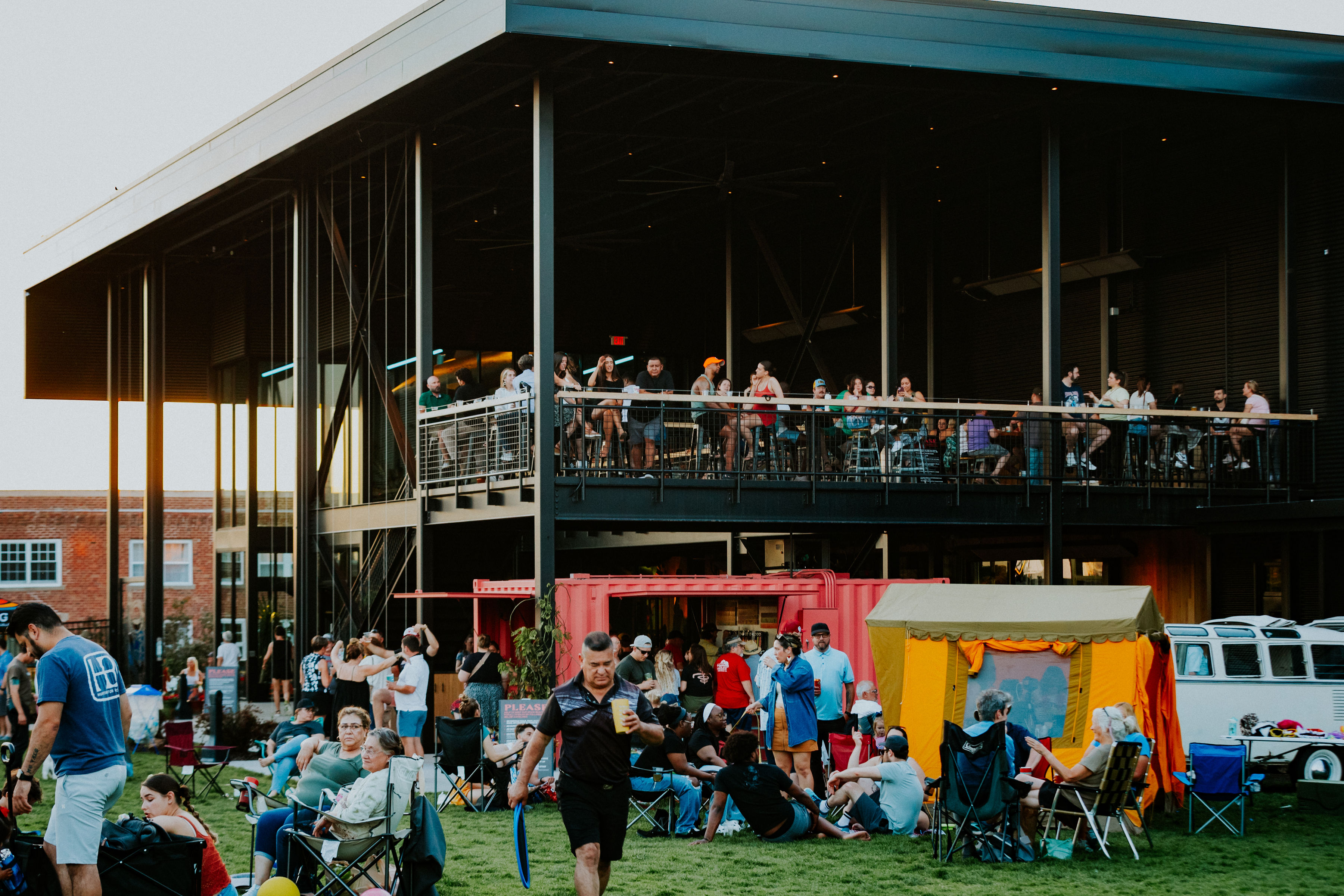 Logboat Brewing Co. Provides an Outdoor Area for Activities & Cold Beer in Columbia, MO.