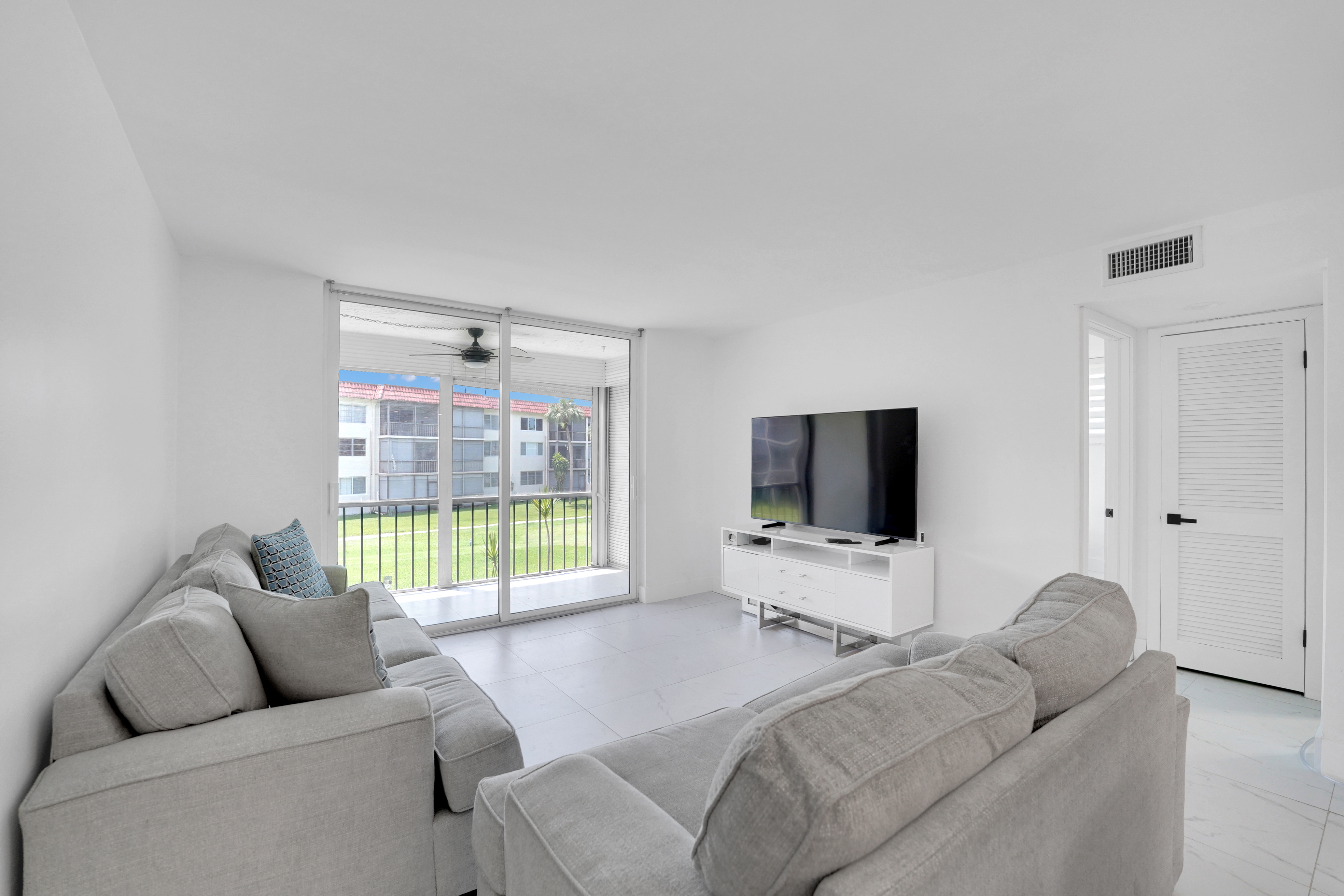 Real estate property located at 8911 S Hollybrook Blvd #201, Pembroke Pines, Pembroke Pines, FL