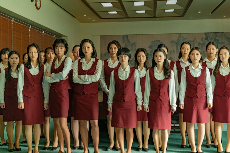 © 2021 LOTTE ENTERTAINMENT & THE LAMP All Rights Reserved