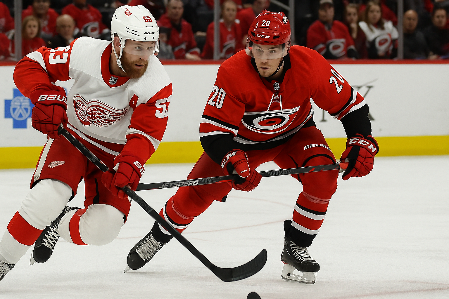 red wings vs hurricanes