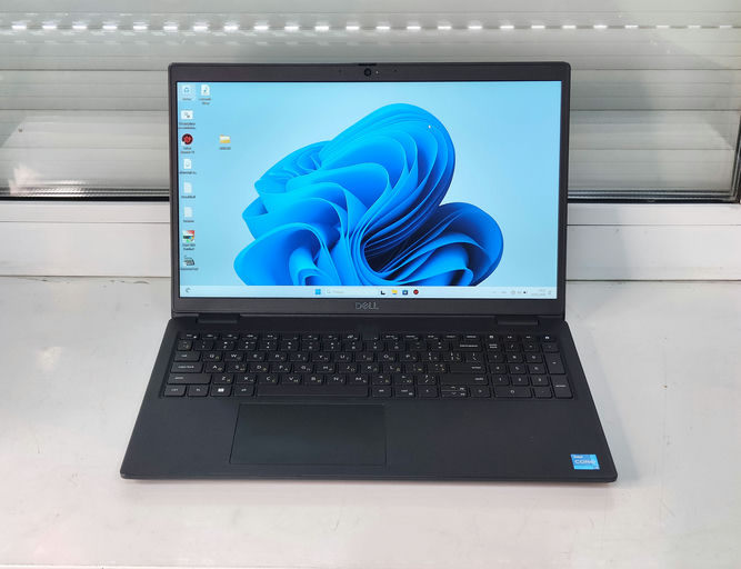 **Dell Latitude 3520**
