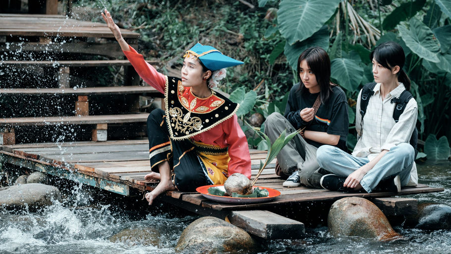 © SUNSTRONG ENTERTAINMENT