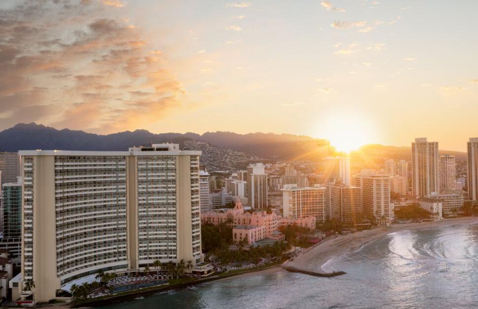 Sheraton-Waikiki-Beach-Resort-8.jpg
