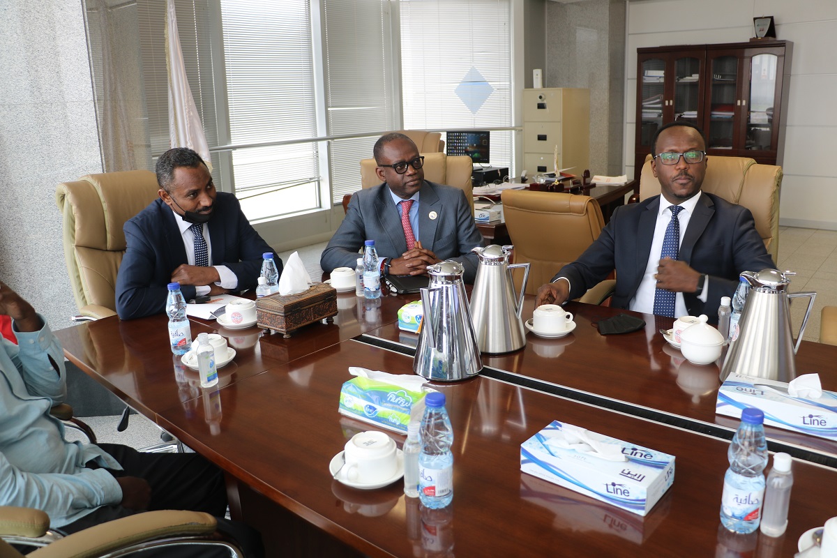 وفد من تحالف افريقية الزكية Smart Africa يزور المصادقة الالكترونية