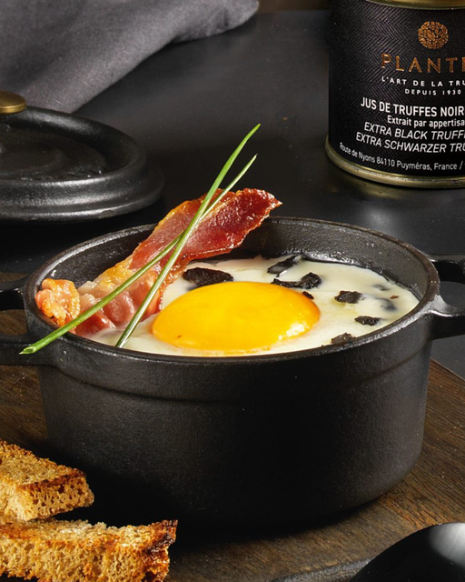 Œuf cocotte à la truffe noire et Comté affiné