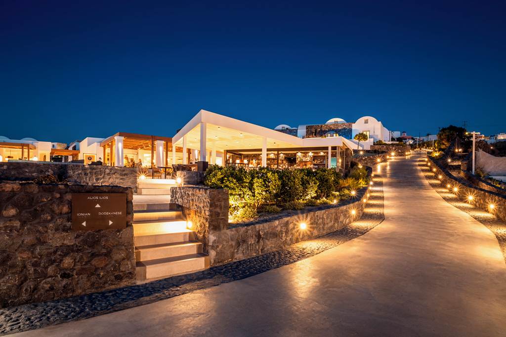 JTR_81478_Santo_Pure_Oia_Suites_&_Villas_1023_07.jpg
