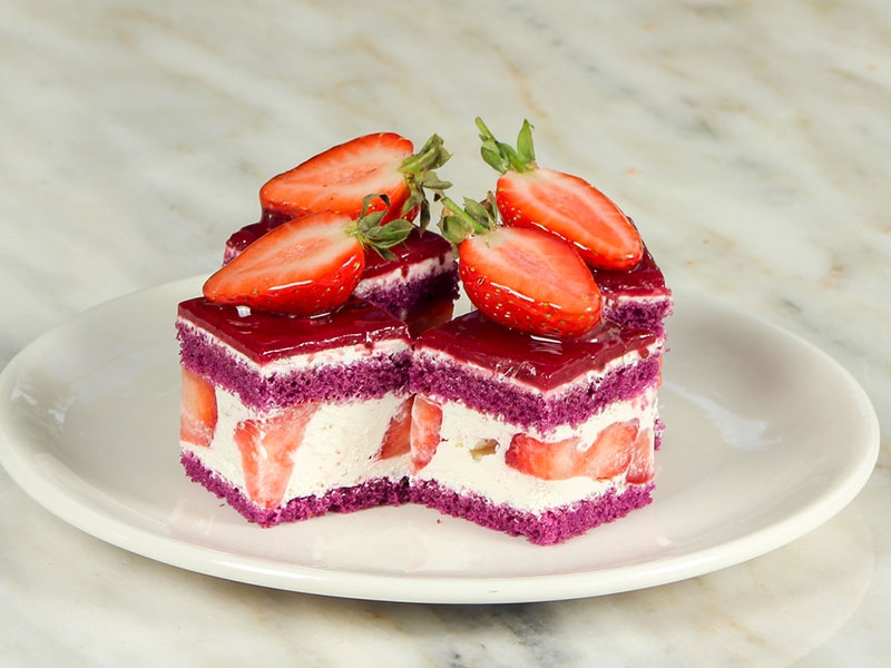 Çilekli Petifür (4 Adet)