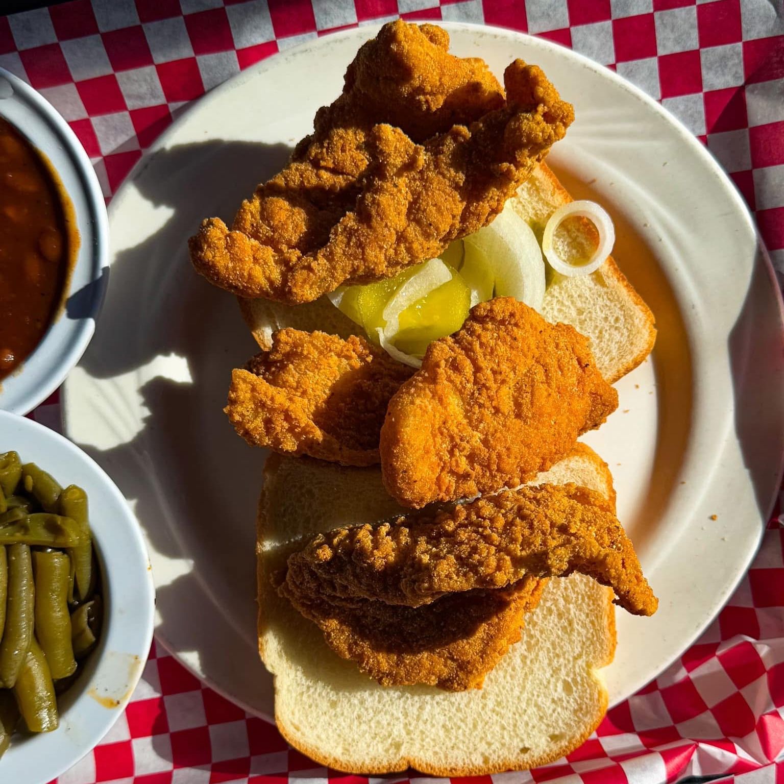 Hot wings served at Deuce Pub & Pit in Columbia, MO.