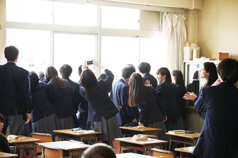 © 2017 The Hungry Lion