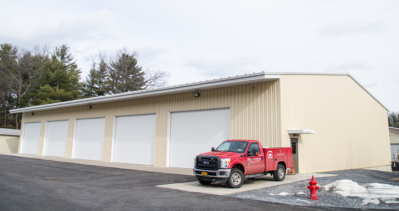 PRE-ENGINEERED METAL BUILDING GARAGE