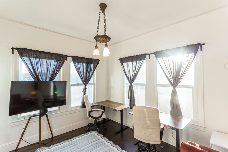 More Images - Image 5