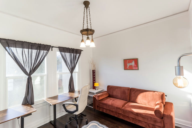 More Images - Image 4