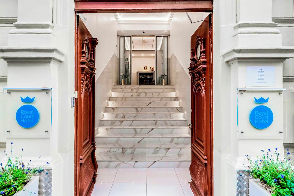 PRG_82745_Royal_Court_Hotel_1223_01.jpg