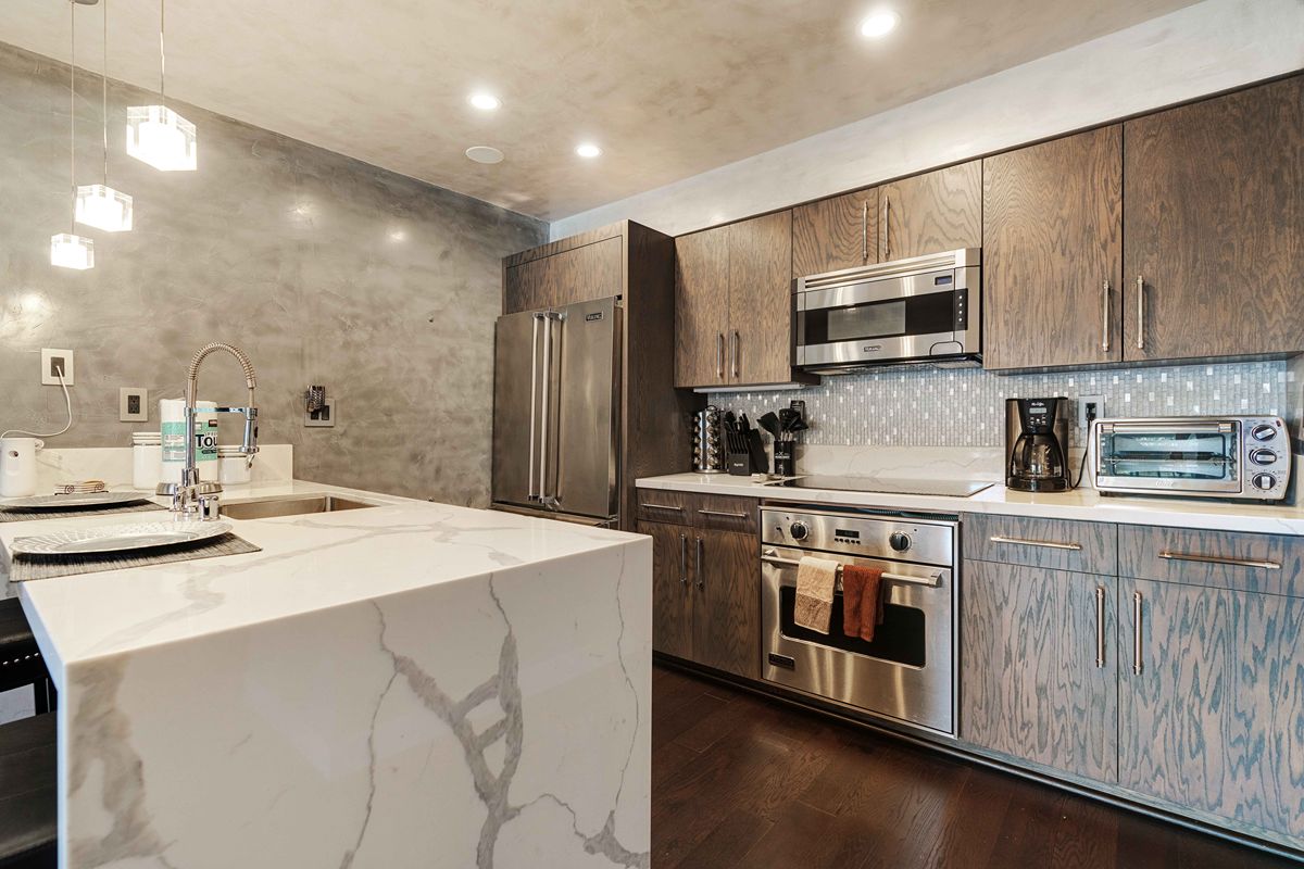 Fully Stocked Modern Kitchen