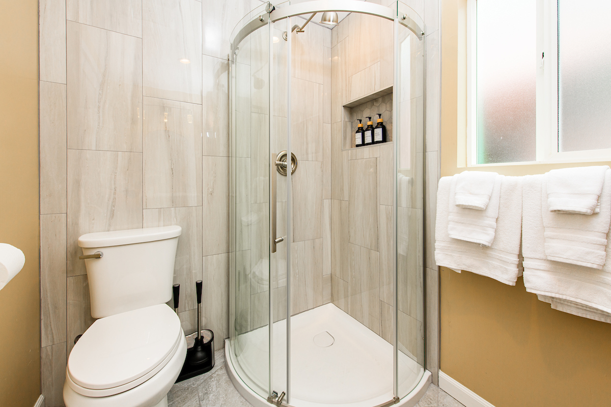 Secondary Bathroom Suite
