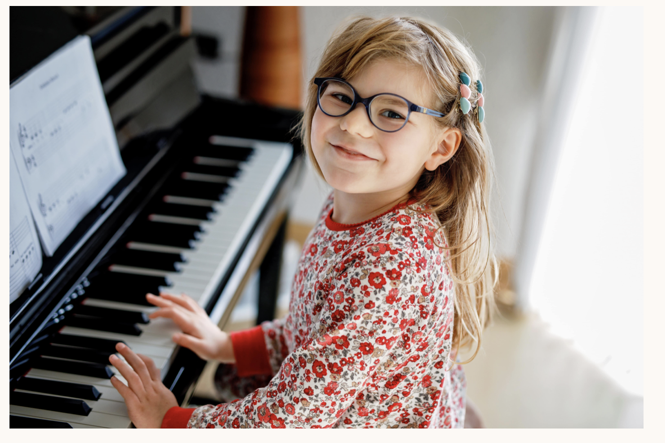 Finamore Voice and Piano Logo