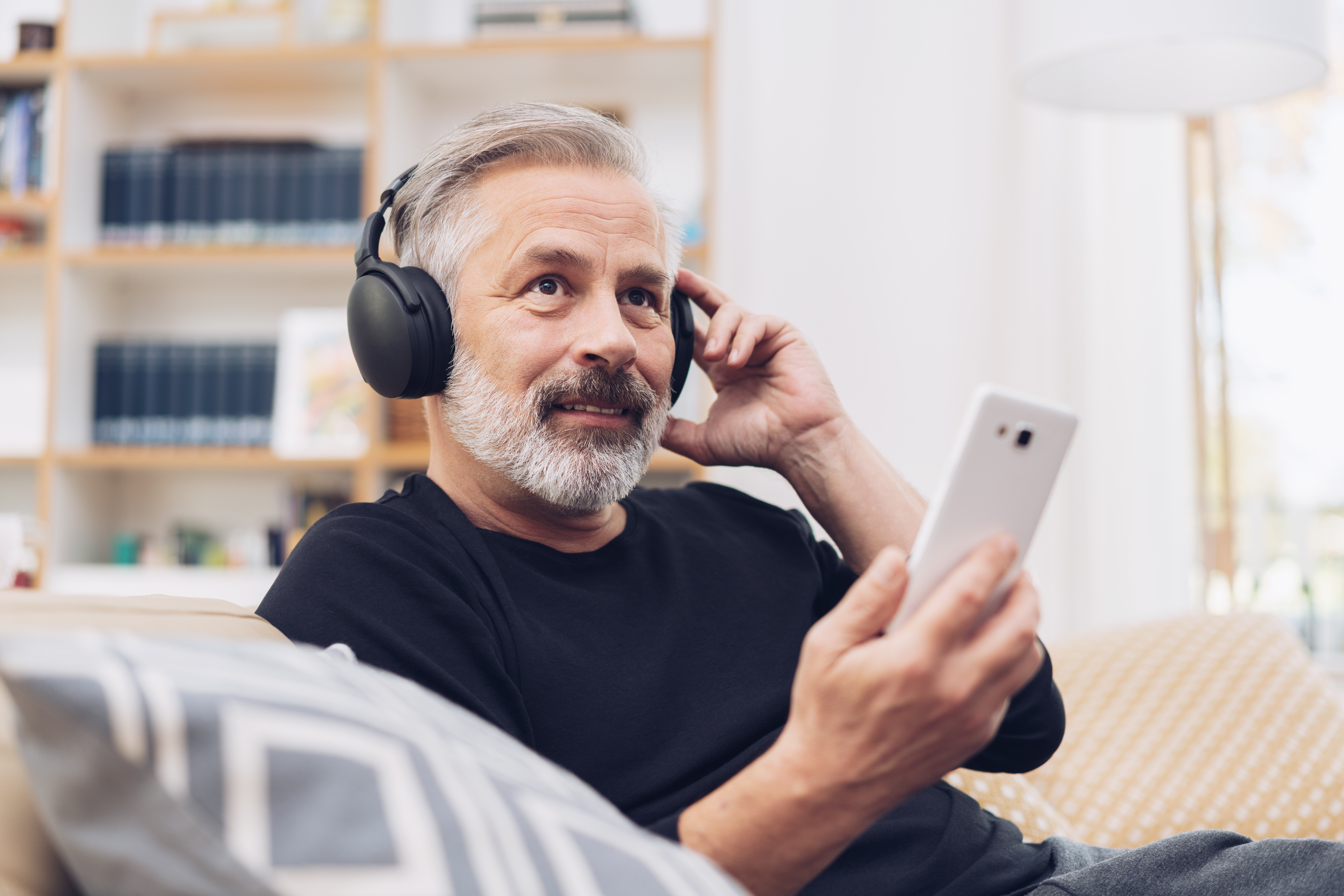 Music & Hearing: How to Enjoy Your Favorite Sounds Without Damage
