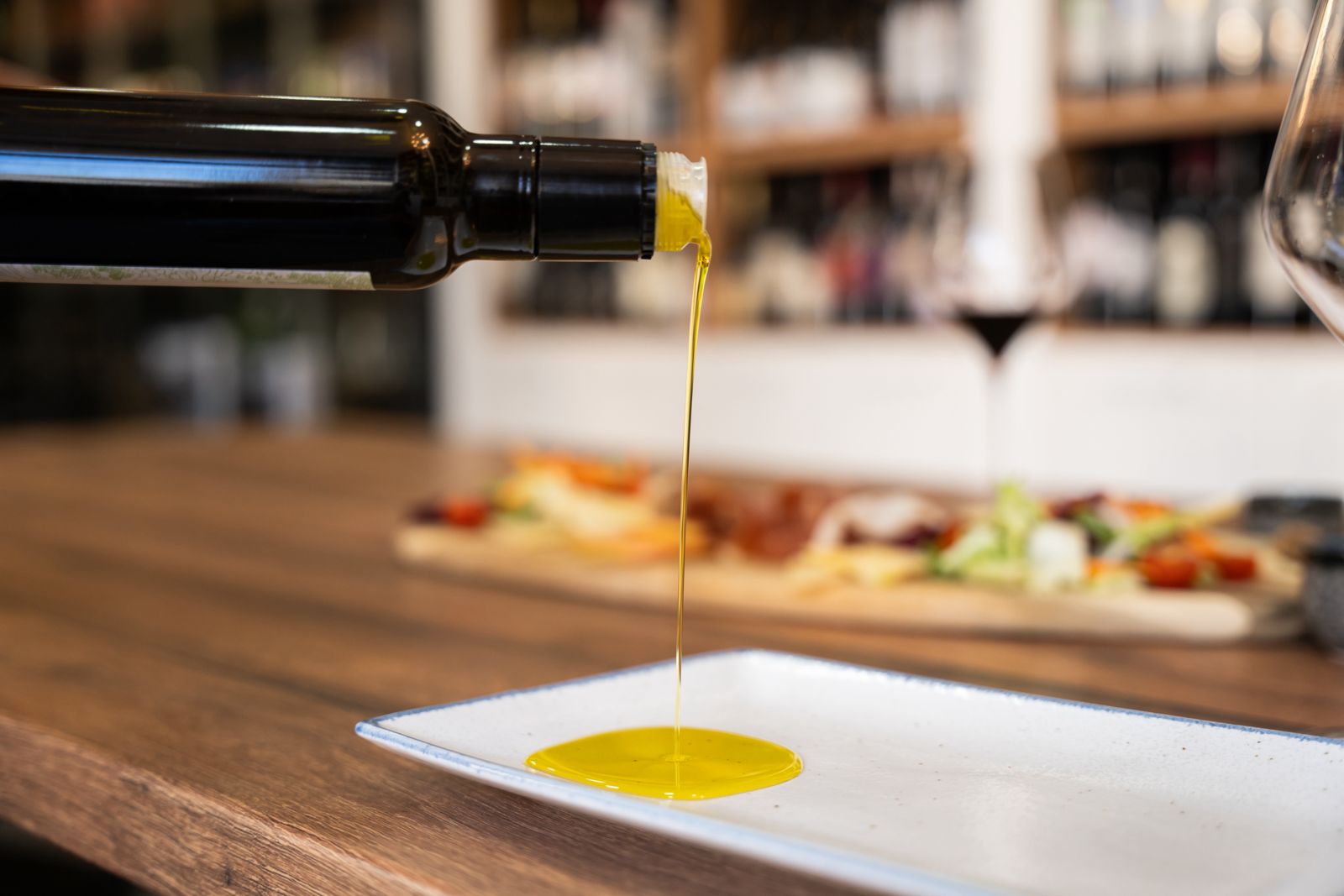 Ein Vorgeschmack auf Kroatien: Wein- und Olivenölverkostung mit lokalen Köstlichkeiten im Herzen von Split